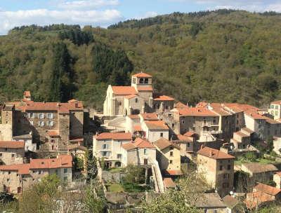 Auzon petite cite de caractere routes touristiques de la haute loire guide touristique de l auvergne