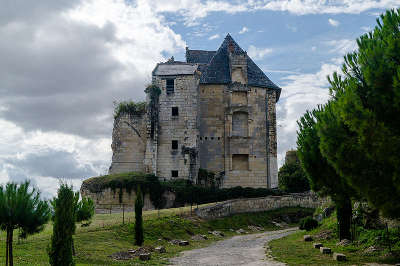 Crissay sur manse le chateau plus beau village routes touristiques dans l indre et loire guide du tourisme centre val de loire