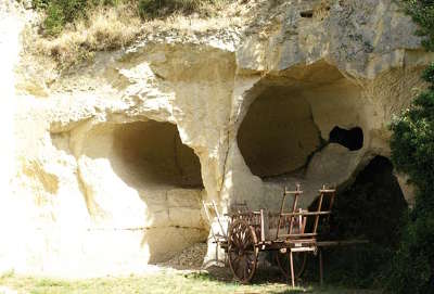 Crissay sur manse maison troglodyte plus beau village routes touristiques dans l indre et loire guide du tourisme centre val de loire