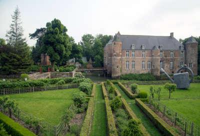 Esquelbecq village patrimoine chateau et le jardin routes touristiques du nord guide du tourisme nord pas de calais