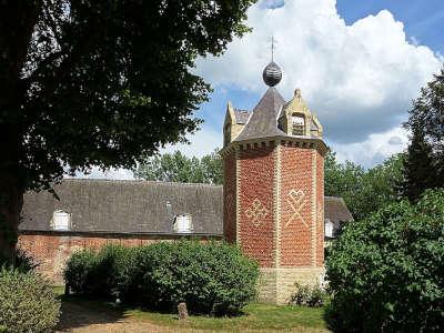 Esquelbecq village patrimoine pigeonnier de 1606 routes touristiques du nord guide du tourisme nord pas de calais