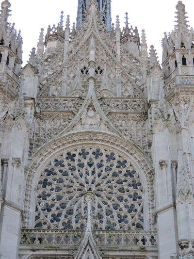 Evreux cathedrale notre dame facade nord du transept routes touristiques de l eure guide touristique de la haute normandie