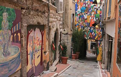 Grasse ville d art et histoire ruelle routes touristique des alpes maritime guide du tourisme provence alpes cote d azur