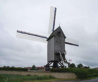 Hondschoote moulin spinnewyn ou moulin de la victoire routes touristiques du nord guide du tourisme nord pas de calais