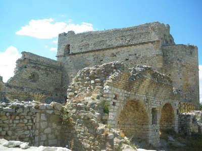 Le thor chateau prieure de thouzon les routes touristiques du vaucluse guide touristique de provence alpes cote d azur