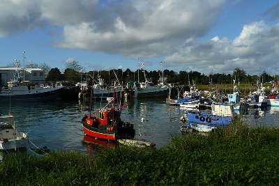 Loctudy canots et chalutiers hauturiers routes touristiques dans le finistere guide du tourisme en bretagne