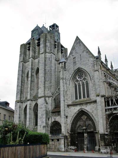 Louviers facade occidentale de notre dame routes touristiques d e l eure guide touristique de la haute normandie