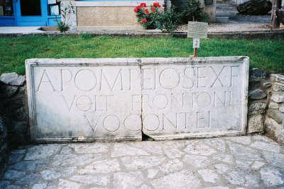 Saillans inscription romaine routes touristiques de la drome guide touristique de rhone alpes