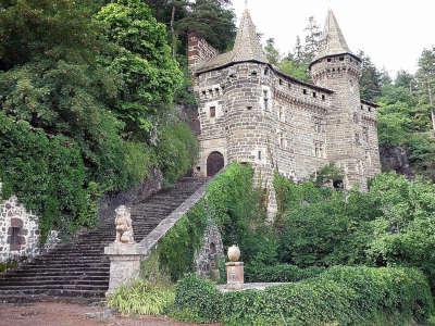 Saint paulien chateau de la rochelambert routes touristiques de la haute loire guide touristique de l auvergne