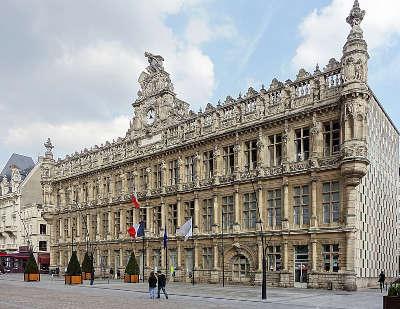 Valenciennes hotel de ville place d armes routes touristiques du nord guide du tourisme nord pas de calais